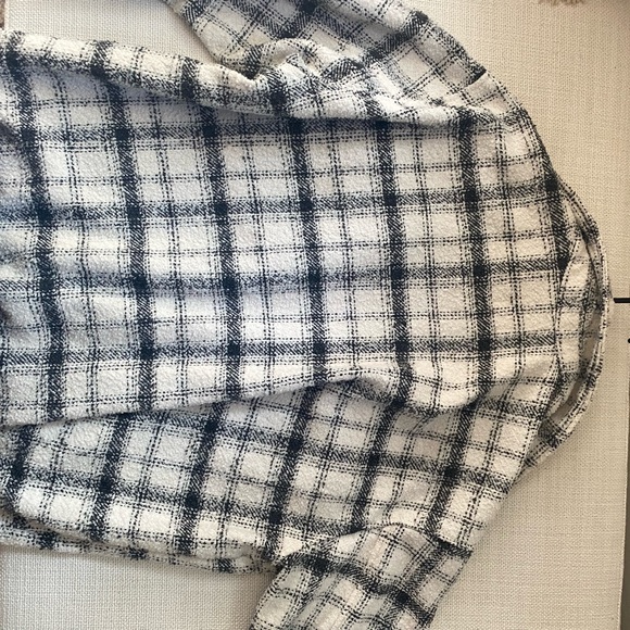 H&M Oversized Shacket Flannel Long Sleeve - Picture 3 of 7